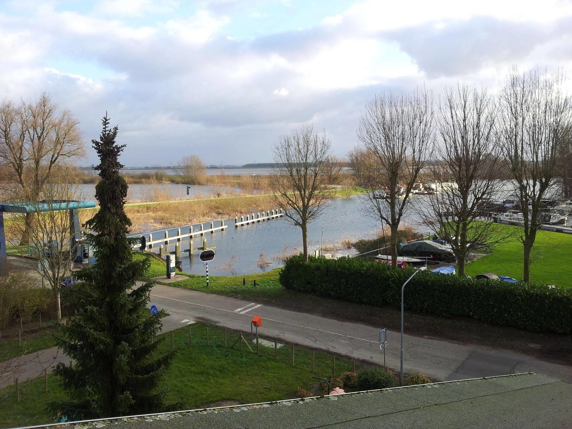 De Brabantse Biesbosch Werkendam Exterior foto